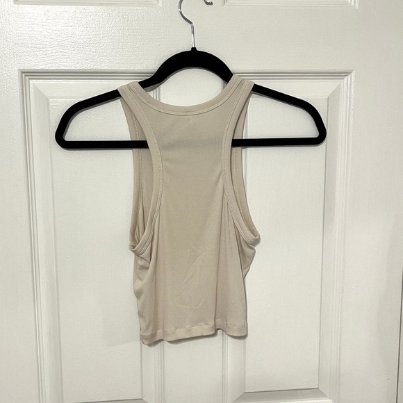 Aritzia tank - Picture 4 of 4